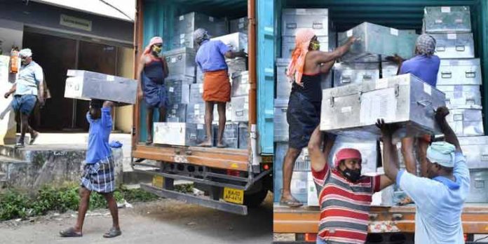 നിയമസഭാ തെരഞ്ഞെടുപ്പ് : ഇലക്ട്രോണിക് വോട്ടിംഗ് മെഷീനുകള് എത്തി നിയമസഭാ തെരഞ്ഞെടുപ്പ് : ഇലക്ട്രോണിക് വോട്ടിംഗ് മെഷീനുകള് എത്തി