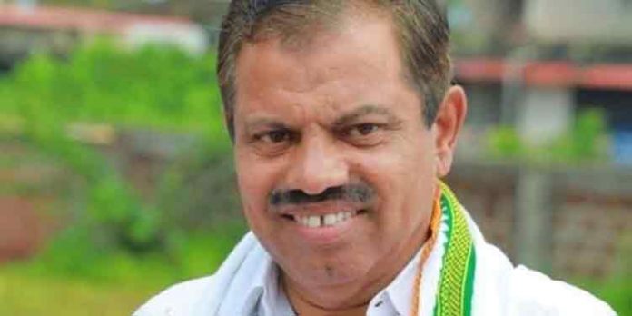 ഫാഷന് ഗോള്ഡ് ജ്വല്ലറി നിക്ഷേപ തട്ടിപ്പിനിരയായവര് പ്രത്യക്ഷ സമരത്തിന് ഫാഷന് ഗോള്ഡ് ജ്വല്ലറി നിക്ഷേപ തട്ടിപ്പിനിരയായവര് പ്രത്യക്ഷ സമരത്തിന്