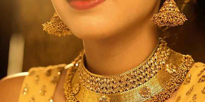 916നെ വെല്ലുന്ന വ്യാജൻ ; സ്ത്രീ ജീവനക്കാരുള്ള സ്വകാര്യ പണയമിടപാട് സ്ഥാപനങ്ങൾ ലക്ഷ്യം 916നെ വെല്ലുന്ന വ്യാജൻ ; സ്ത്രീ ജീവനക്കാരുള്ള സ്വകാര്യ പണയമിടപാട് സ്ഥാപനങ്ങൾ ലക്ഷ്യം