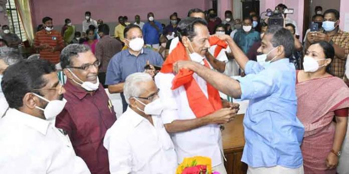 ഓമല്ലൂര് ശങ്കരന് ജില്ലാ പഞ്ചായത്ത് പ്രസിഡന്റ് ; രാജി പി. രാജപ്പന് വൈസ് പ്രസിഡന്റ് ഓമല്ലൂര് ശങ്കരന് ജില്ലാ പഞ്ചായത്ത് പ്രസിഡന്റ് ; രാജി പി. രാജപ്പന് വൈസ് പ്രസിഡന്റ്