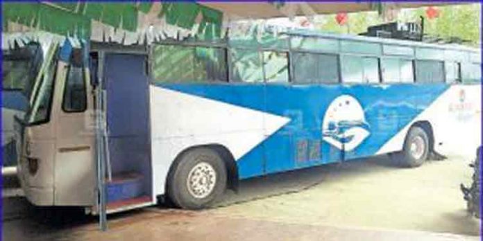 വിനോദസഞ്ചാരികൾക്കായി താമസസൗകര്യമുള്ള ബസ്സുകളൊരുക്കി മൂന്നാര് കെഎസ്ആർടിസി വിനോദസഞ്ചാരികൾക്കായി താമസസൗകര്യമുള്ള ബസ്സുകളൊരുക്കി മൂന്നാര് കെഎസ്ആർടിസി