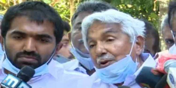 യുഡിഎഫ് പൂര്ണ ആത്മവിശ്വാസത്തില് : ഉമ്മന് ചാണ്ടി യുഡിഎഫ് പൂര്ണ ആത്മവിശ്വാസത്തില് : ഉമ്മന് ചാണ്ടി