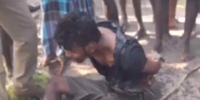 മോഷ്ടാവെന്ന് ആരോപിച്ച് തമിഴ്നാട്ടില് മലയാളി യുവാവിനെ ജനക്കൂട്ടം അടിച്ചുകൊന്നു മോഷ്ടാവെന്ന് ആരോപിച്ച് തമിഴ്നാട്ടില് മലയാളി യുവാവിനെ ജനക്കൂട്ടം അടിച്ചുകൊന്നു
