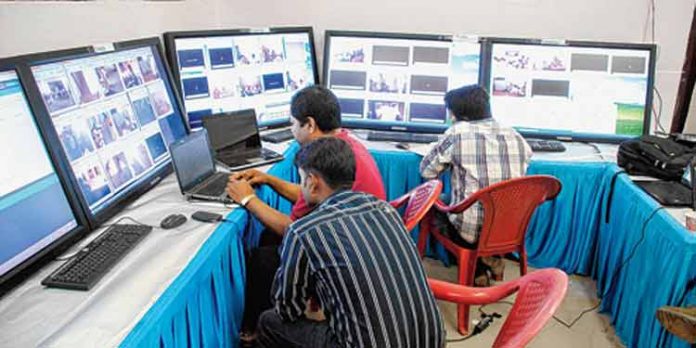 പത്തനംതിട്ട ജില്ലയിലെ അഞ്ച് ബൂത്തുകളില് വെബ് കാസ്റ്റിംഗ് പത്തനംതിട്ട ജില്ലയിലെ അഞ്ച് ബൂത്തുകളില് വെബ് കാസ്റ്റിംഗ്