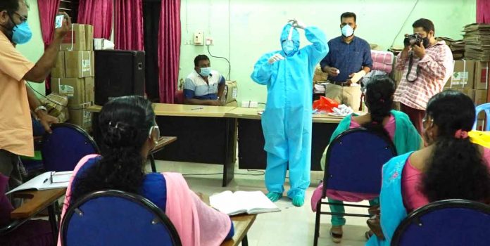 സ്പെഷല് പോളിങ് ടീമിനുള്ള പരിശീലനം പൂര്ത്തിയായി സ്പെഷല് പോളിങ് ടീമിനുള്ള പരിശീലനം പൂര്ത്തിയായി