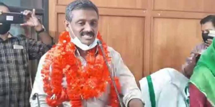 ജില്ലയിലെ നഗരസഭകളിലെ അധ്യക്ഷസ്ഥാനത്ത് ഇനി ഇവര്.. ; പത്തനംതിട്ടയില് അഡ്വ. ടി.സക്കീര് ഹുസൈന് ജില്ലയിലെ നഗരസഭകളിലെ അധ്യക്ഷസ്ഥാനത്ത് ഇനി ഇവര്.. ; പത്തനംതിട്ടയില് അഡ്വ. ടി.സക്കീര് ഹുസൈന്