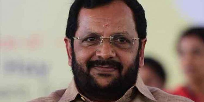 മുന്സിപ്പാലിറ്റിയിലും മാര്ക്കറ്റിലും വെക്കേണ്ടതല്ല ശ്രീരാമന്റെ പടം : രാധാകൃഷ്ണ മേനോന് മുന്സിപ്പാലിറ്റിയിലും മാര്ക്കറ്റിലും വെക്കേണ്ടതല്ല ശ്രീരാമന്റെ പടം : രാധാകൃഷ്ണ മേനോന്