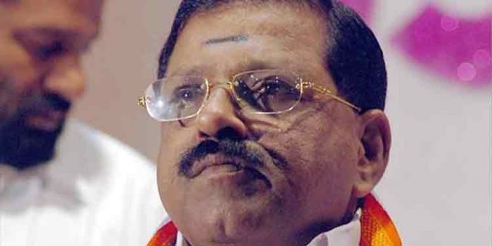 പാര്ട്ടിയില് കാലാപമുണ്ടാക്കാന് ശ്രമം ; കാസര്കോട് ഡി.സി.സി. പ്രസിഡന്റിനെതിരേ ഉണ്ണിത്താന് എം.പി പാര്ട്ടിയില് കാലാപമുണ്ടാക്കാന് ശ്രമം ; കാസര്കോട് ഡി.സി.സി. പ്രസിഡന്റിനെതിരേ ഉണ്ണിത്താന് എം.പി
