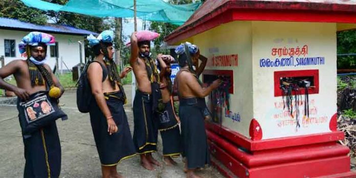 ശബരിമല ഓൺലൈൻ ബുക്കിംഗ് ഇപ്പോഴും പഴയപടി ; കൂടുതല് പേര്ക്ക് ദര്ശനാനുമതി ലഭിച്ചെങ്കിലും നടപ്പായില്ല ശബരിമല ഓൺലൈൻ ബുക്കിംഗ് ഇപ്പോഴും പഴയപടി ; കൂടുതല് പേര്ക്ക് ദര്ശനാനുമതി ലഭിച്ചെങ്കിലും നടപ്പായില്ല