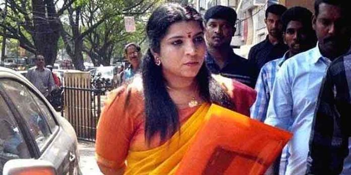 തട്ടിപ്പ് ആസൂത്രണം ചെയ്തതും പണം വാങ്ങിയതും സരിത ; വെളിപ്പെടുത്തലുമായി കൂട്ടുപ്രതി തട്ടിപ്പ് ആസൂത്രണം ചെയ്തതും പണം വാങ്ങിയതും സരിത ; വെളിപ്പെടുത്തലുമായി കൂട്ടുപ്രതി