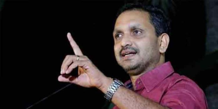 ശോഭ സുരേന്ദ്രന് വിട്ടുനിൽക്കുന്നത് കാരണമില്ലാതെ – ന്യായീകരണമില്ല ; തുറന്നടിച്ച് സുരേന്ദ്രൻ ശോഭ സുരേന്ദ്രന് വിട്ടുനിൽക്കുന്നത് കാരണമില്ലാതെ – ന്യായീകരണമില്ല ; തുറന്നടിച്ച് സുരേന്ദ്രൻ