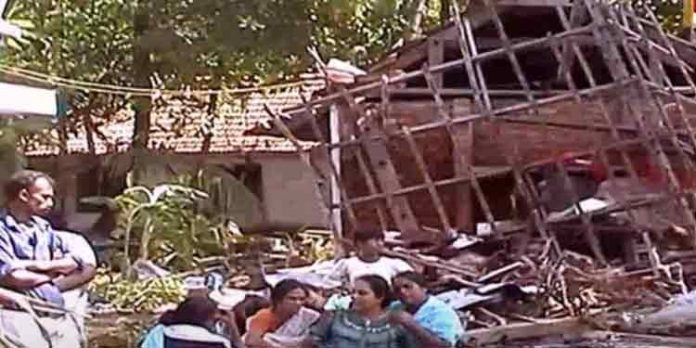 സുനാമിയുടെ നടുക്കുന്ന ഓര്മകള്ക്ക് ഇന്ന് 16 വയസ് സുനാമിയുടെ നടുക്കുന്ന ഓര്മകള്ക്ക് ഇന്ന് 16 വയസ്