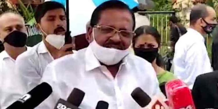 ആദ്യമായി കൈപ്പത്തിക്ക് അല്ലാതെ മറ്റൊരു ചിഹ്നത്തിന് വോട്ട് ചെയ്തു ; രാജ്മോഹൻ ഉണ്ണിത്താൻ ആദ്യമായി കൈപ്പത്തിക്ക് അല്ലാതെ മറ്റൊരു ചിഹ്നത്തിന് വോട്ട് ചെയ്തു ; രാജ്മോഹൻ ഉണ്ണിത്താൻ