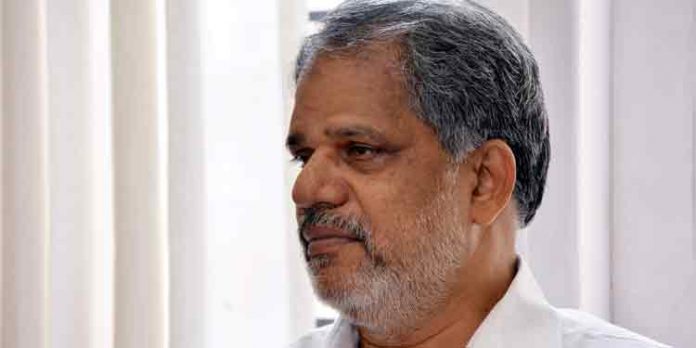 ഗവര്ണര് തെറ്റായ കീഴ്വഴക്കം സൃഷ്ടിച്ചു ; വിമര്ശനവുമായി വിജയരാഘവന് ഗവര്ണര് തെറ്റായ കീഴ്വഴക്കം സൃഷ്ടിച്ചു ; വിമര്ശനവുമായി വിജയരാഘവന്