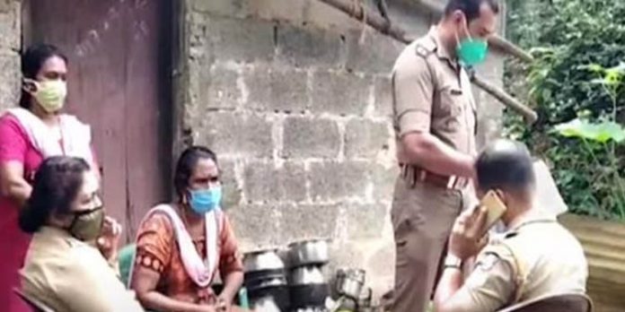 നെടുമങ്ങാട് നവജാത ശിശുവിനെ കൊലപ്പെടുത്തിയ സംഭവത്തില് അമ്മയെ പോലീസ് കസ്റ്റഡിയിലെടുത്തു നെടുമങ്ങാട് നവജാത ശിശുവിനെ കൊലപ്പെടുത്തിയ സംഭവത്തില് അമ്മയെ പോലീസ് കസ്റ്റഡിയിലെടുത്തു