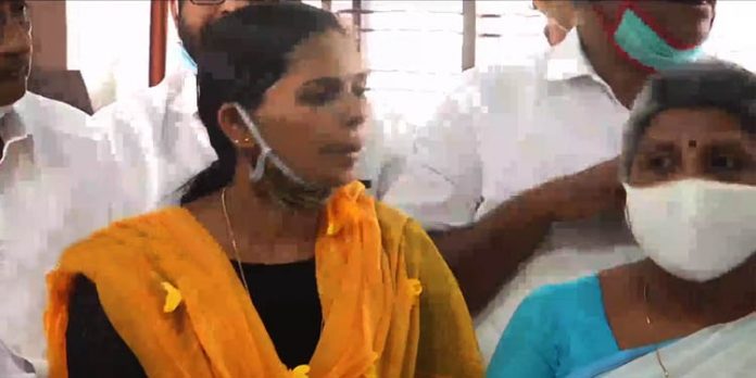 കോട്ടയത്ത് കോണ്ഗ്രസ് വിമത പാര്ട്ടിയില് തിരിച്ചെത്തിയതോടെ യുഡിഎഫും -എല്ഡിഎഫും തുല്യതയില് കോട്ടയത്ത് കോണ്ഗ്രസ് വിമത പാര്ട്ടിയില് തിരിച്ചെത്തിയതോടെ യുഡിഎഫും -എല്ഡിഎഫും തുല്യതയില്
