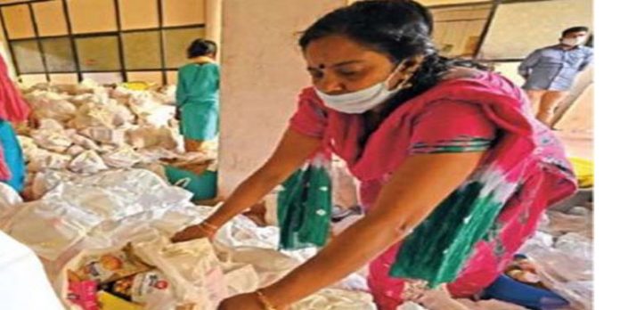 സംസ്ഥാന സിവില് സപ്ലൈസ് കോര്പറേഷനില് താല്കാലിക ജീവനക്കാരെ സ്ഥിരപ്പെടുത്താന് നീക്കം; പ്രതിഷേധവുമായി റാങ്ക് ഹോള്ഡേഴ്സ് സംസ്ഥാന സിവില് സപ്ലൈസ് കോര്പറേഷനില് താല്കാലിക ജീവനക്കാരെ സ്ഥിരപ്പെടുത്താന് നീക്കം; പ്രതിഷേധവുമായി റാങ്ക് ഹോള്ഡേഴ്സ്