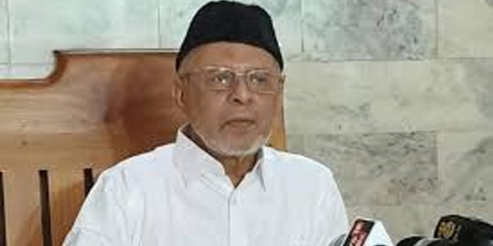 കോണ്ഗ്രസ് നേതാക്കളും പാണക്കാട് ഹൈദരാലി ശിഹാബ് തങ്ങളും തമ്മില് കൂടിക്കാഴ്ച നടത്തുന്നു കോണ്ഗ്രസ് നേതാക്കളും പാണക്കാട് ഹൈദരാലി ശിഹാബ് തങ്ങളും തമ്മില് കൂടിക്കാഴ്ച നടത്തുന്നു
