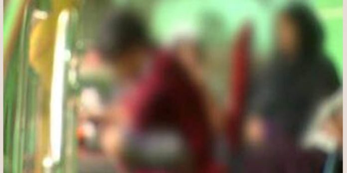 അമ്മക്കെതിരെ മൊഴി നല്കാന് അച്ഛന് സഹോദരനെ നിര്ബന്ധിച്ചിരുന്നതായി ഇളയകുട്ടി അമ്മക്കെതിരെ മൊഴി നല്കാന് അച്ഛന് സഹോദരനെ നിര്ബന്ധിച്ചിരുന്നതായി ഇളയകുട്ടി