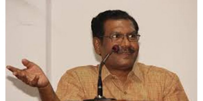 തിരുവനന്തപുരം കീഴടക്കാന് എ.സമ്പത്തിനെ രംഗത്തിറക്കാന് നീക്കം തിരുവനന്തപുരം കീഴടക്കാന് എ.സമ്പത്തിനെ രംഗത്തിറക്കാന് നീക്കം