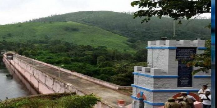 തമിഴ്നാട്ടില് കനത്ത മഴ : മുല്ലപ്പെരിയാര് അണക്കെട്ടില് നിന്നും വെള്ളം സംഭരിക്കുന്നത് താല്ക്കാലികമായി നിര്ത്തി തമിഴ്നാട്ടില് കനത്ത മഴ : മുല്ലപ്പെരിയാര് അണക്കെട്ടില് നിന്നും വെള്ളം സംഭരിക്കുന്നത് താല്ക്കാലികമായി നിര്ത്തി