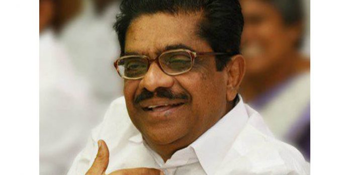 ആരോഗ്യമന്ത്രിക്കും, ആശുപത്രി ജീവനക്കാര്ക്കും ആദരവ് അര്പ്പിച്ച് മുതിര്ന്ന കോണ്ഗ്രസ് നേതാവ് വി.എം. സുധീരന് ആരോഗ്യമന്ത്രിക്കും, ആശുപത്രി ജീവനക്കാര്ക്കും ആദരവ് അര്പ്പിച്ച് മുതിര്ന്ന കോണ്ഗ്രസ് നേതാവ് വി.എം. സുധീരന്