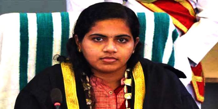 മേയര് ആര്യ രാജേന്ദ്രന് ഗണ്മാന്റെ സേവനം; കര്ശന നിര്ദേശവുമായി സിപിഐഎം മേയര് ആര്യ രാജേന്ദ്രന് ഗണ്മാന്റെ സേവനം; കര്ശന നിര്ദേശവുമായി സിപിഐഎം