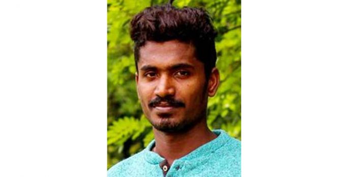 യുവാവിനെ പാടത്ത് മരിച്ച നിലയില് കണ്ടെത്തി യുവാവിനെ പാടത്ത് മരിച്ച നിലയില് കണ്ടെത്തി
