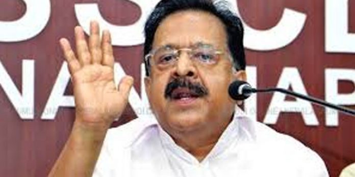 ഓലപ്പാമ്പ് കാണിച്ച് വിരട്ടാന് നോക്കേണ്ട : സോളാര് അന്വേഷണം സി.ബി.ഐക്ക് വിട്ടത് ബി.ജെ.പിയുമായുള്ള രഹസ്യധാരണ പ്രകാരം ; രമേശ് ചെന്നിത്തല ഓലപ്പാമ്പ് കാണിച്ച് വിരട്ടാന് നോക്കേണ്ട : സോളാര് അന്വേഷണം സി.ബി.ഐക്ക് വിട്ടത് ബി.ജെ.പിയുമായുള്ള രഹസ്യധാരണ പ്രകാരം ; രമേശ് ചെന്നിത്തല