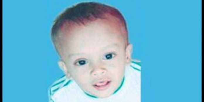 മുന്ചക്രം ഊരിത്തെറിച്ച് ഓട്ടോ മറിഞ്ഞു ; അമ്മയുടെ കൈയില് നിന്ന് റോഡിലേക്ക് തെറിച്ച് വീണ് കുഞ്ഞ് മരിച്ചു മുന്ചക്രം ഊരിത്തെറിച്ച് ഓട്ടോ മറിഞ്ഞു ; അമ്മയുടെ കൈയില് നിന്ന് റോഡിലേക്ക് തെറിച്ച് വീണ് കുഞ്ഞ് മരിച്ചു