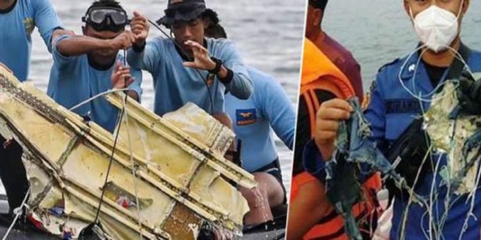 ഇന്ഡോനേഷ്യന് വിമാനത്തിന്റെ അവശിഷ്ടങ്ങളും രണ്ട് മൃതദേഹങ്ങളും കണ്ടെടുത്തു ഇന്ഡോനേഷ്യന് വിമാനത്തിന്റെ അവശിഷ്ടങ്ങളും രണ്ട് മൃതദേഹങ്ങളും കണ്ടെടുത്തു