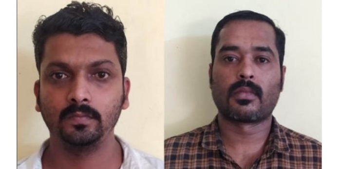 ഷാഡോ പോലീസ് ചമഞ്ഞ് ബ്ലാക്ക് മെയിലിംഗ്; സംഘത്തില് യുവതിയും ; രണ്ടു പേര് അറസ്റ്റില് ഷാഡോ പോലീസ് ചമഞ്ഞ് ബ്ലാക്ക് മെയിലിംഗ്; സംഘത്തില് യുവതിയും ; രണ്ടു പേര് അറസ്റ്റില്