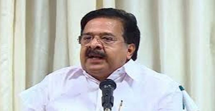സ്പീക്കര് സര്ക്കാരിന്റെ ഒരു പാവമാത്രമാണെന്ന് രമേശ് ചെന്നിത്തല സ്പീക്കര് സര്ക്കാരിന്റെ ഒരു പാവമാത്രമാണെന്ന് രമേശ് ചെന്നിത്തല