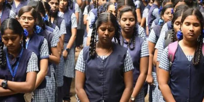 സ്കൂളുകള് തുറക്കാന് തമിഴ്നാട് തീരുമാനിച്ചു ; ഈ മാസം 19 മുതല് ക്ലാസുകള് സ്കൂളുകള് തുറക്കാന് തമിഴ്നാട് തീരുമാനിച്ചു ; ഈ മാസം 19 മുതല് ക്ലാസുകള്