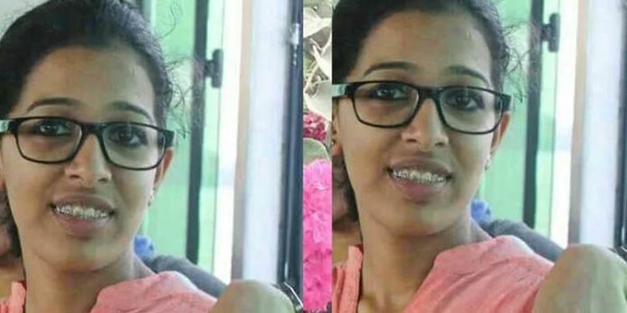 സാങ്കേതിക പിഴവുകള്: ജെസ്നയെ കണ്ടെത്തണം എന്നാവശ്യപ്പെട്ടുളള ഹേബിയസ് കോര്പസ് ഹര്ജി പിന്വലിച്ചു സാങ്കേതിക പിഴവുകള്: ജെസ്നയെ കണ്ടെത്തണം എന്നാവശ്യപ്പെട്ടുളള ഹേബിയസ് കോര്പസ് ഹര്ജി പിന്വലിച്ചു
