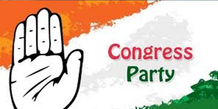 ഹൈക്കമാന്ഡ് അഴിച്ചുപണി തുടങ്ങി : 70 കഴിഞ്ഞവരെ നിര്ബന്ധമായി ഒഴിവാക്കും ഹൈക്കമാന്ഡ് അഴിച്ചുപണി തുടങ്ങി : 70 കഴിഞ്ഞവരെ നിര്ബന്ധമായി ഒഴിവാക്കും