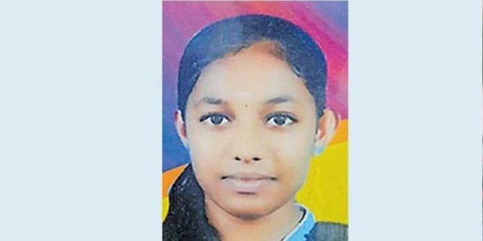 വിദ്യാഭ്യാസ വായ്പ നിഷേധിച്ചു ; ഏഴുകോണില് വിദ്യാര്ത്ഥിനി ആത്മഹത്യ ചെയ്തു വിദ്യാഭ്യാസ വായ്പ നിഷേധിച്ചു ; ഏഴുകോണില് വിദ്യാര്ത്ഥിനി ആത്മഹത്യ ചെയ്തു