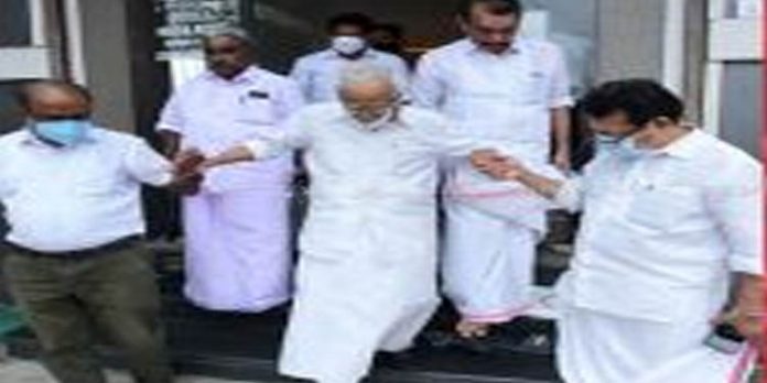 നാല് സീറ്റിലും തങ്ങള്ക്ക് മത്സരിക്കണമെന്ന് മുഖ്യമന്ത്രി പിണറായി വിജയനോട് എന് സി പി നാല് സീറ്റിലും തങ്ങള്ക്ക് മത്സരിക്കണമെന്ന് മുഖ്യമന്ത്രി പിണറായി വിജയനോട് എന് സി പി