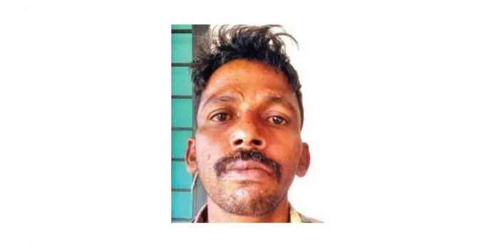 വിദ്യാഭ്യാസ മന്ത്രിയുടെ ഓഫിസില് ഓട് പൊളിച്ചിറങ്ങി മോഷണത്തിന് ശ്രമിച്ച വടിവാള് ശിവ പിടിയില് വിദ്യാഭ്യാസ മന്ത്രിയുടെ ഓഫിസില് ഓട് പൊളിച്ചിറങ്ങി മോഷണത്തിന് ശ്രമിച്ച വടിവാള് ശിവ പിടിയില്