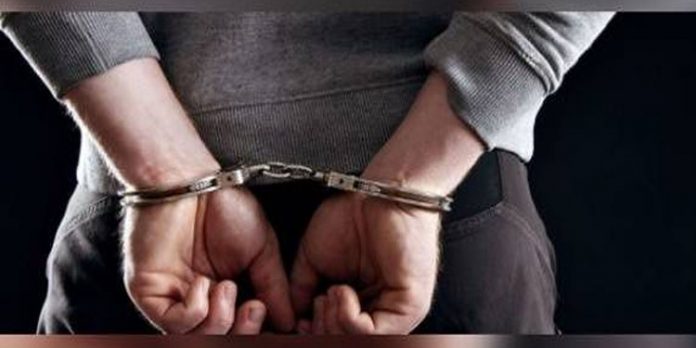 ‘കോള് ഗേള്’ എന്നു പരസ്യം നല്കി ഭാര്യയുടെ സ്വകാര്യ ദൃശ്യങ്ങള് വാട്സാപ്പിലൂടെ പ്രചരിപ്പിച്ച യുവാവ് അറസ്റ്റില് ‘കോള് ഗേള്’ എന്നു പരസ്യം നല്കി ഭാര്യയുടെ സ്വകാര്യ ദൃശ്യങ്ങള് വാട്സാപ്പിലൂടെ പ്രചരിപ്പിച്ച യുവാവ് അറസ്റ്റില്