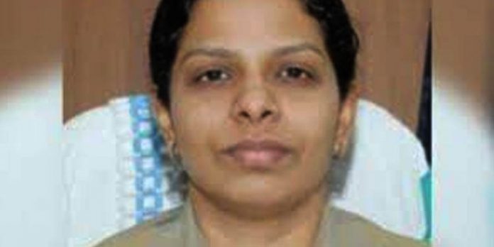 കടയ്ക്കാവൂരില് മകനെ പീഡിപ്പിച്ചെന്ന പരാതിയില് അമ്മയെ അറസ്റ്റു ചെയ്ത പോലീസ് നടപടി : ഐജി ഹര്ഷിത അട്ടല്ലൂരി അന്വേഷിക്കുo കടയ്ക്കാവൂരില് മകനെ പീഡിപ്പിച്ചെന്ന പരാതിയില് അമ്മയെ അറസ്റ്റു ചെയ്ത പോലീസ് നടപടി : ഐജി ഹര്ഷിത അട്ടല്ലൂരി അന്വേഷിക്കുo