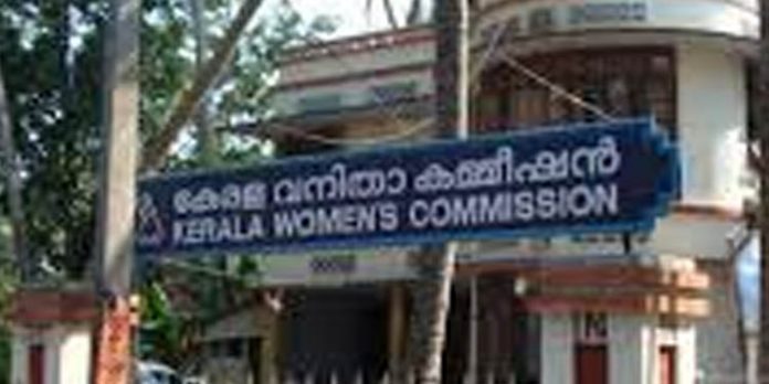 കാസര്ഗോഡ് കൊലപാതകം : വനിതാക്കമ്മീഷന് റിപ്പോര്ട്ട് തേടി കാസര്ഗോഡ് കൊലപാതകം : വനിതാക്കമ്മീഷന് റിപ്പോര്ട്ട് തേടി
