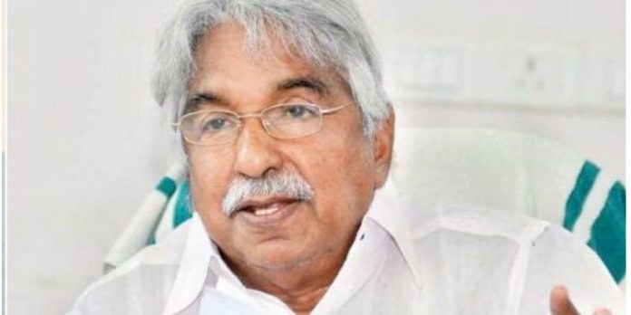 മടങ്ങിവന്ന പ്രവാസികളെ കേന്ദ്ര-സംസ്ഥാന സര്ക്കാരുകള് ക്രൂരമായി അവഗണിക്കുന്നെന്ന് ഉമ്മന് ചാണ്ടി മടങ്ങിവന്ന പ്രവാസികളെ കേന്ദ്ര-സംസ്ഥാന സര്ക്കാരുകള് ക്രൂരമായി അവഗണിക്കുന്നെന്ന് ഉമ്മന് ചാണ്ടി