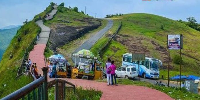 മകരവിളക്ക് : പരുന്തുംപാറയിലും പാഞ്ചാലിമേട്ടിലും പൊതുജനങ്ങള്ക്ക് പ്രവേശനം നിരോധിച്ചു മകരവിളക്ക് : പരുന്തുംപാറയിലും പാഞ്ചാലിമേട്ടിലും പൊതുജനങ്ങള്ക്ക് പ്രവേശനം നിരോധിച്ചു