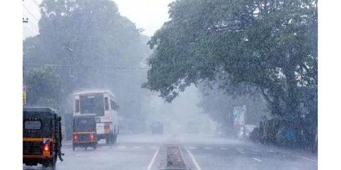 സംസ്ഥാനത്ത് ഇന്ന് ശക്തമായ മഴയ്ക്ക് സാധ്യത : കേന്ദ്ര കാലാവസ്ഥ വകുപ്പ് സംസ്ഥാനത്ത് ഇന്ന് ശക്തമായ മഴയ്ക്ക് സാധ്യത : കേന്ദ്ര കാലാവസ്ഥ വകുപ്പ്