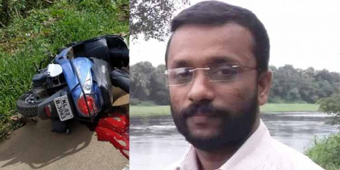 ടിപ്പര് ലോറിയുടെ അടിയില്പെട്ട് ഇരുചക്രവാഹന യാത്രക്കാരന് ദാരുണാന്ത്യം ; മരിച്ചത് റാന്നി എച്ച്.ഡി.എഫ്.സി ബാങ്കിലെ ജീവനക്കാരന് ടിപ്പര് ലോറിയുടെ അടിയില്പെട്ട് ഇരുചക്രവാഹന യാത്രക്കാരന് ദാരുണാന്ത്യം ; മരിച്ചത് റാന്നി എച്ച്.ഡി.എഫ്.സി ബാങ്കിലെ ജീവനക്കാരന്
