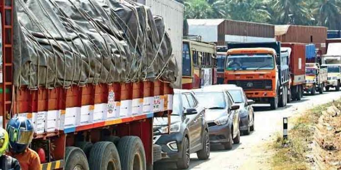പക്ഷിപ്പനി ; ഇടുക്കി ജില്ലാ അതിർത്തികളിൽ പരിശോധന ശക്തമാക്കി മൃഗസംരക്ഷണ വകുപ്പ് പക്ഷിപ്പനി ; ഇടുക്കി ജില്ലാ അതിർത്തികളിൽ പരിശോധന ശക്തമാക്കി മൃഗസംരക്ഷണ വകുപ്പ്