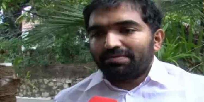 ചാണ്ടി ഉമ്മന് നാമനിര്ദേശ പത്രിക സമര്പ്പിച്ചു ; അനുഗമിച്ച് നേതാക്കൾ ചാണ്ടി ഉമ്മന് നാമനിര്ദേശ പത്രിക സമര്പ്പിച്ചു ; അനുഗമിച്ച് നേതാക്കൾ