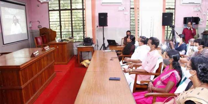 തദ്ദേശ സ്വയംഭരണ സ്ഥാപനങ്ങളിലെ ജനപ്രതിനിധികളെ മുഖ്യമന്ത്രി അഭിസംബോധന ചെയ്തു തദ്ദേശ സ്വയംഭരണ സ്ഥാപനങ്ങളിലെ ജനപ്രതിനിധികളെ മുഖ്യമന്ത്രി അഭിസംബോധന ചെയ്തു
