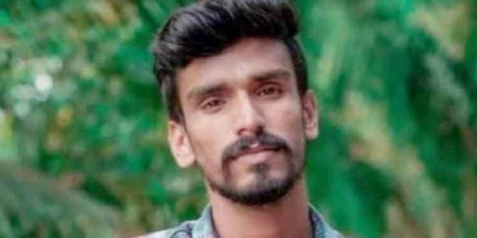 ബൈക്ക് നിയന്ത്രണം വിട്ട് വൈദ്യുതി പോസ്റ്റിലിടിച്ച് യുവാവ് മരിച്ചു ബൈക്ക് നിയന്ത്രണം വിട്ട് വൈദ്യുതി പോസ്റ്റിലിടിച്ച് യുവാവ് മരിച്ചു